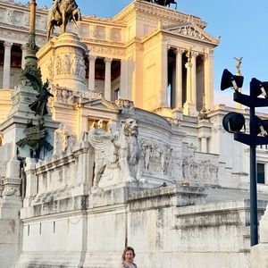 Meet your Posher, Lola